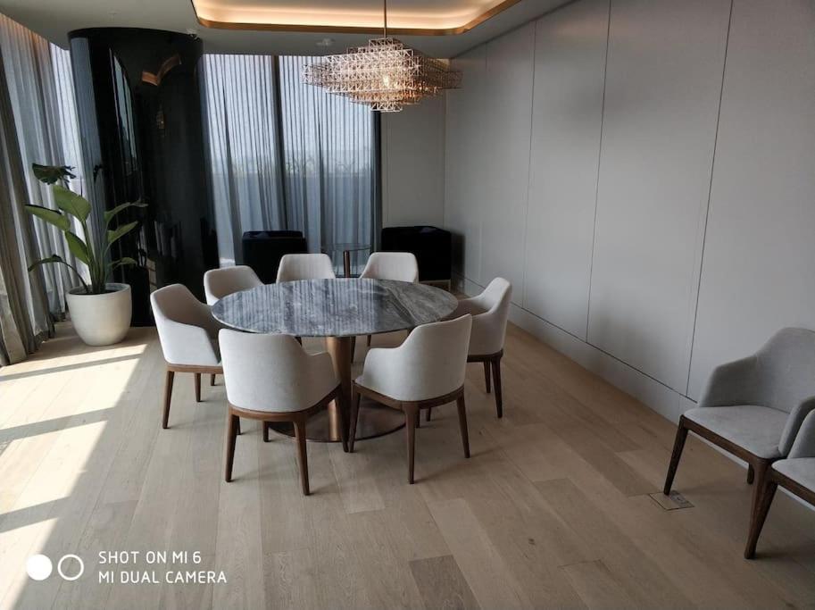 Skyone Lux 2Bed2Bath Aprt In Boxhill And Free Carpark Apartment Box Hill Bagian luar foto